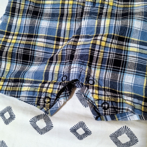 Button down Clothes. - Picture 4 of 4